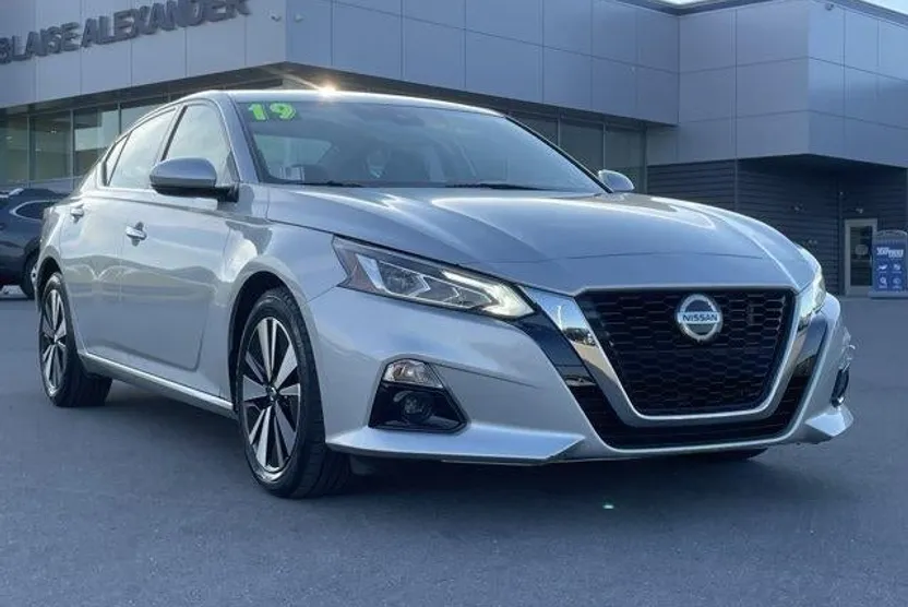 2019 Nissan Altima 2.5 SV photo 1