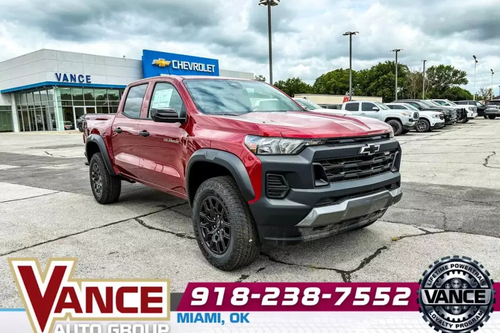 2026 Chevrolet Colorado Trail Boss photo 1
