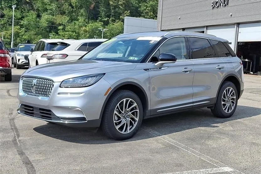 2022 Lincoln Corsair Standard photo 1