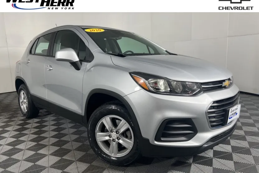 2020 Chevrolet Trax LS photo 1