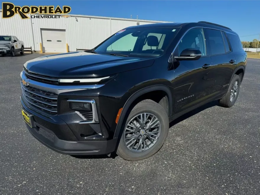 2025 Chevrolet Traverse photo 1