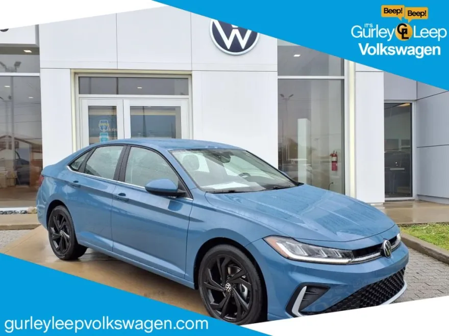 2025 Volkswagen Jetta SE photo 1