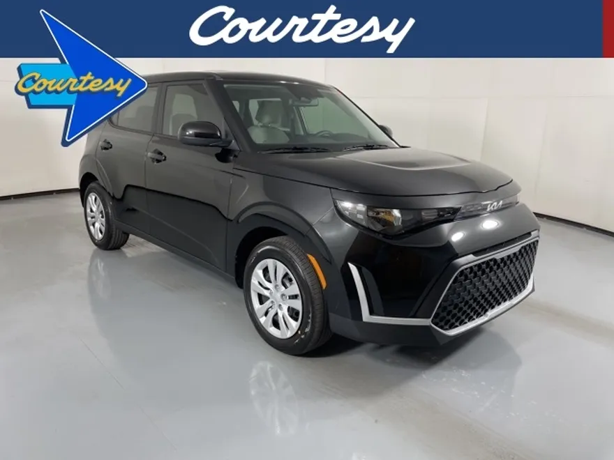 2025 Kia Soul LX photo 1