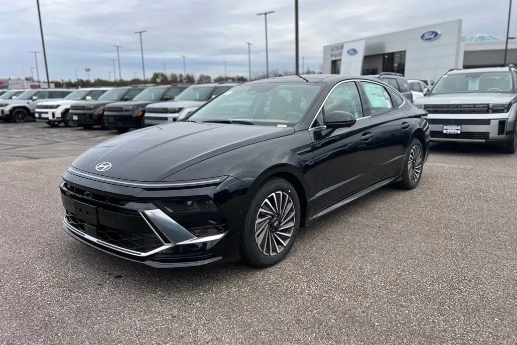 2025 Hyundai Sonata Hybrid Limited photo 1