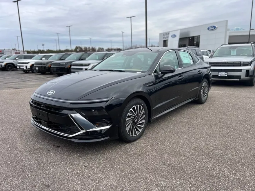 2025 Hyundai Sonata Hybrid Limited photo 1