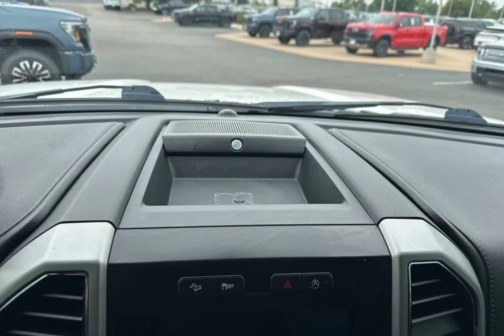 2018 Ford F-150 Lariat photo 1
