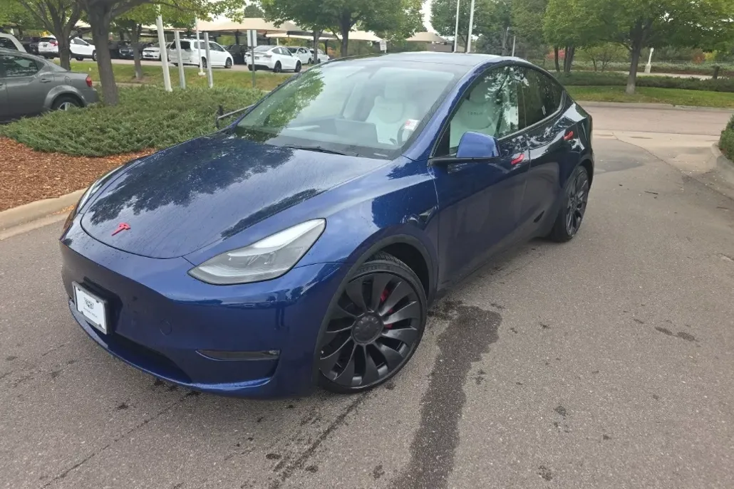 2023 Tesla Model Y Performance photo 1