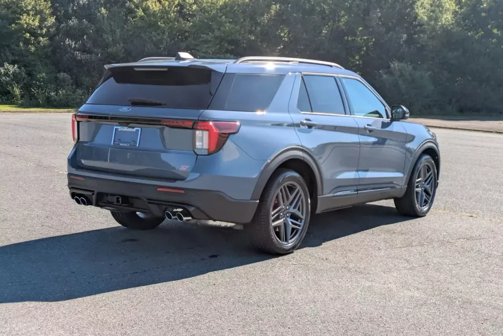 2025 Ford Explorer ST photo 1
