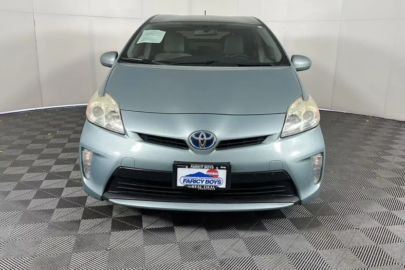 2014 Toyota Prius Two photo 1