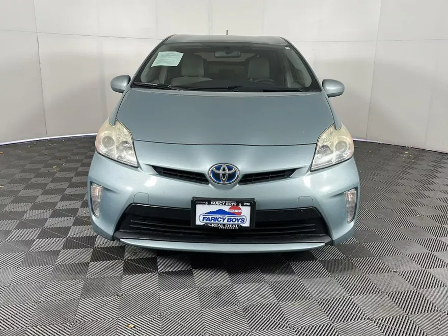 2014 Toyota Prius Two photo 1