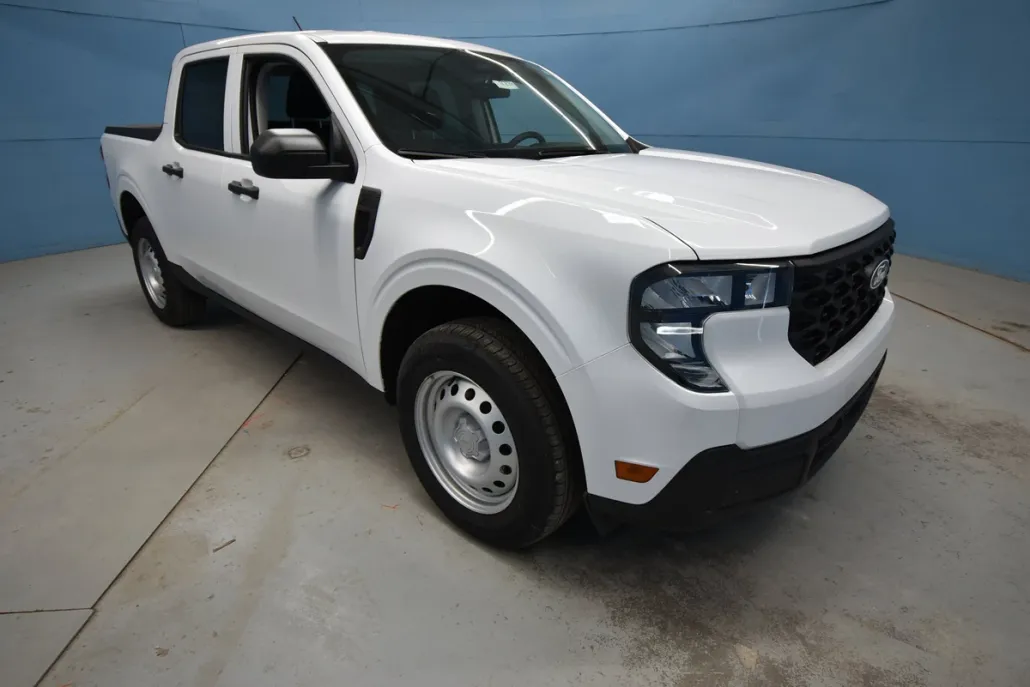 2025 Ford Maverick XL photo 1