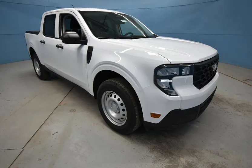 2025 Ford Maverick XL photo 1