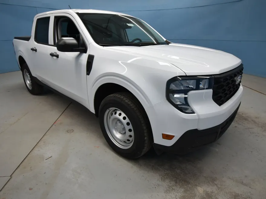 2025 Ford Maverick XL photo 1
