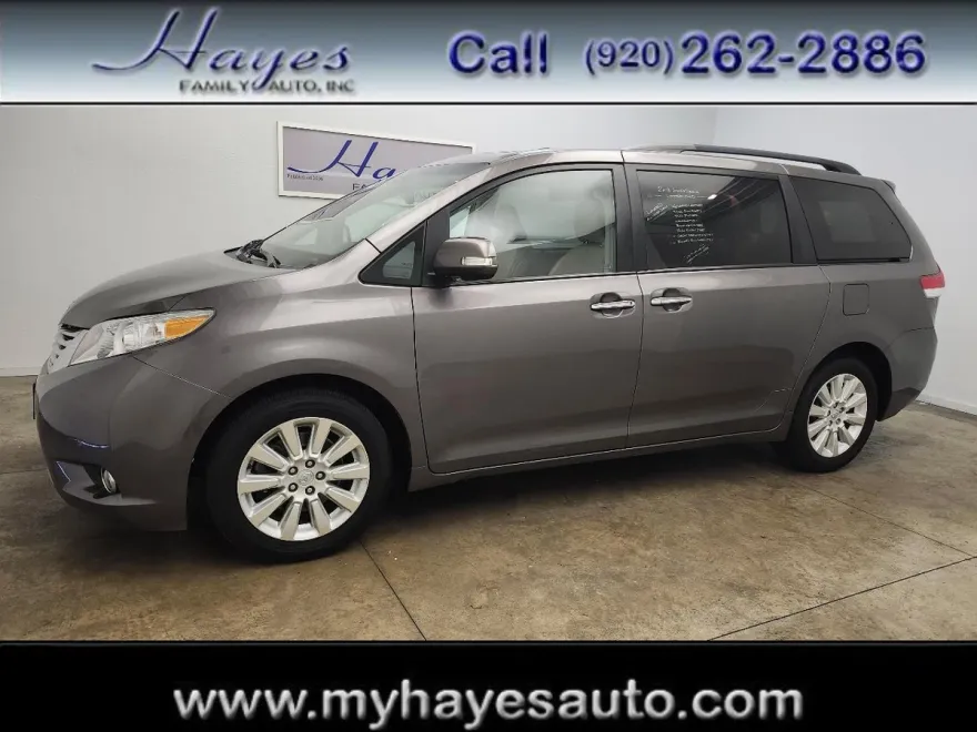 2013 Toyota Sienna Limited photo 1