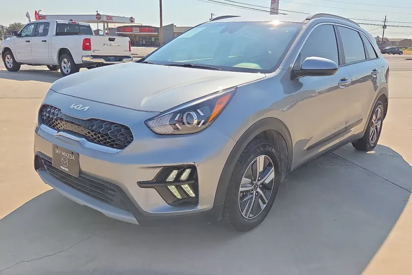 2022 Kia Niro LXS photo 1