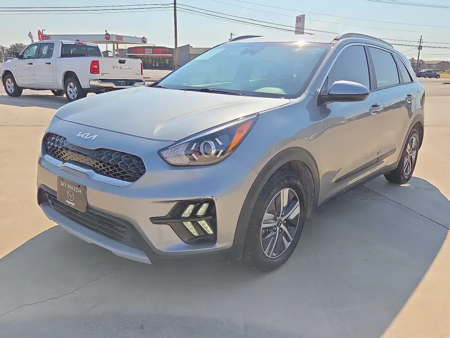 2022 Kia Niro LXS photo 1