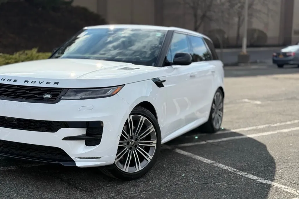 2025 Land Rover Range Rover Sport SE photo 1