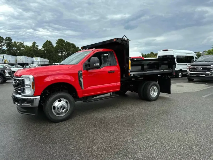 2025 Ford F-350 photo 1