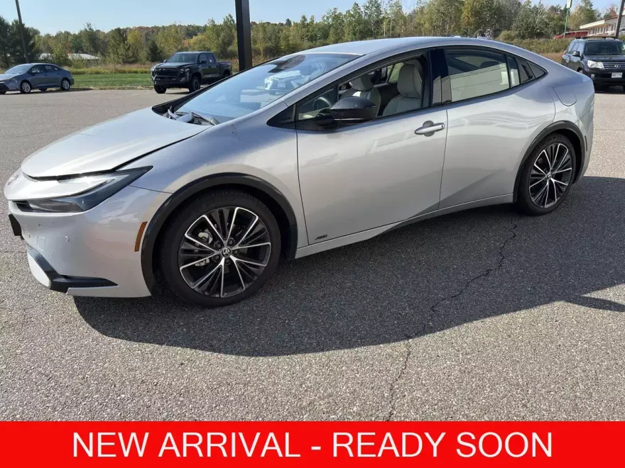 2025 Toyota Prius XLE photo 1