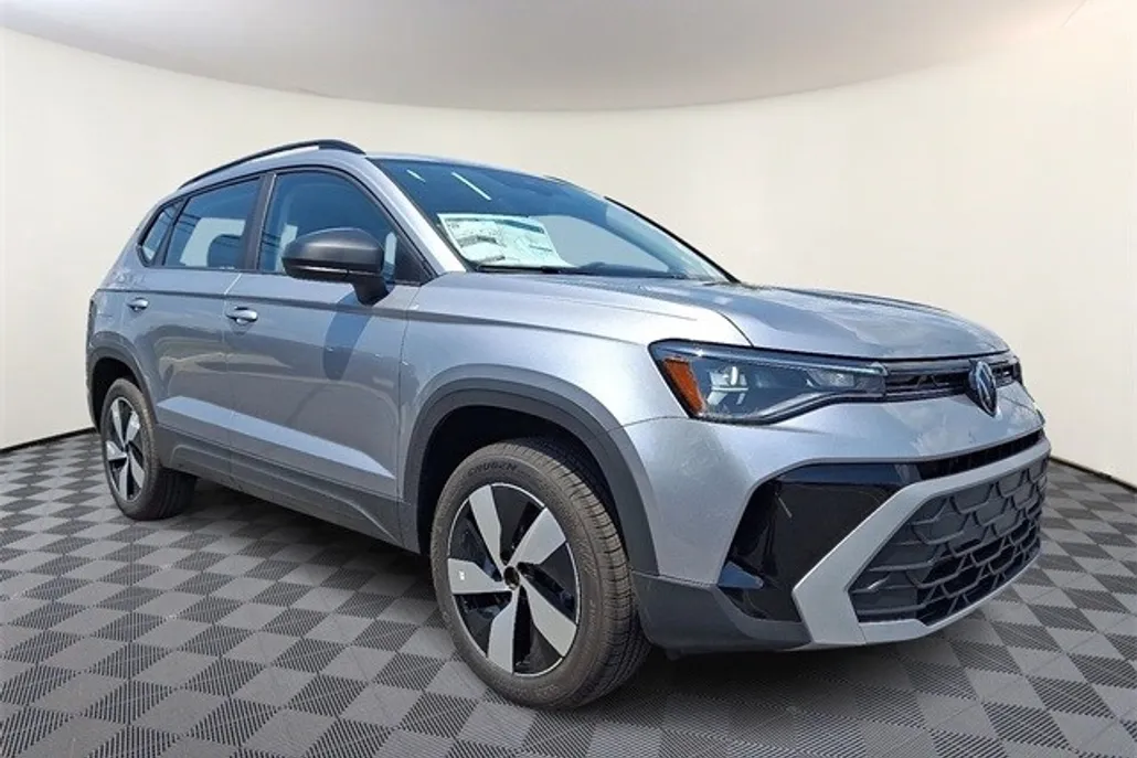 2025 Volkswagen Taos S photo 1