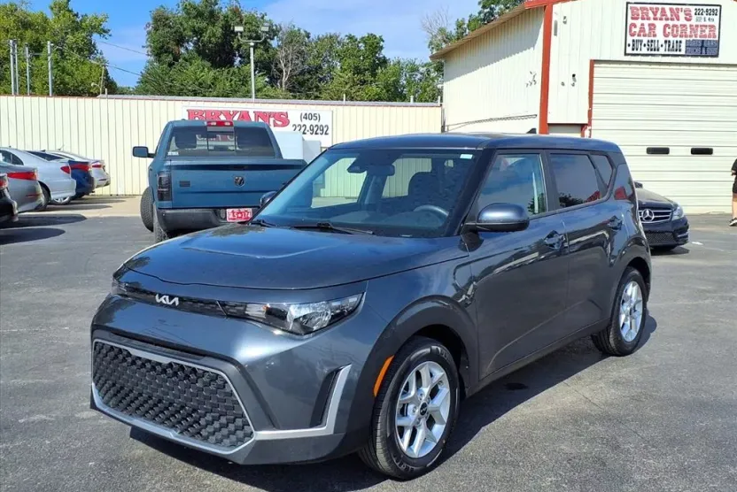 2024 Kia Soul LX S photo 1