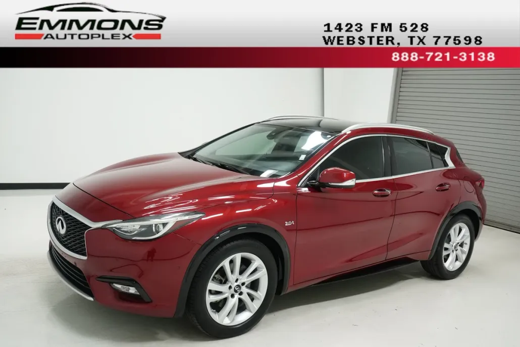 2017 Infiniti QX30 Premium photo 1