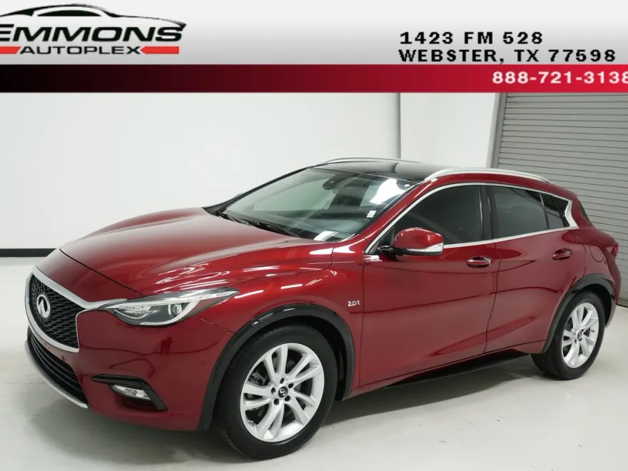 2017 Infiniti QX30 Premium photo 1