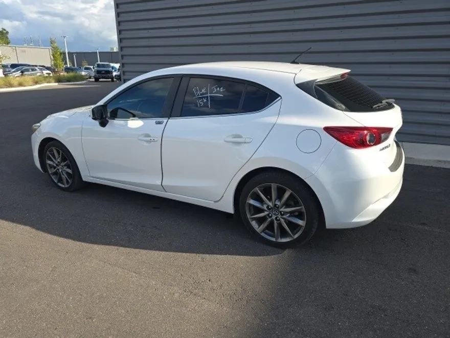 2018 Mazda Mazda3 Touring photo 1