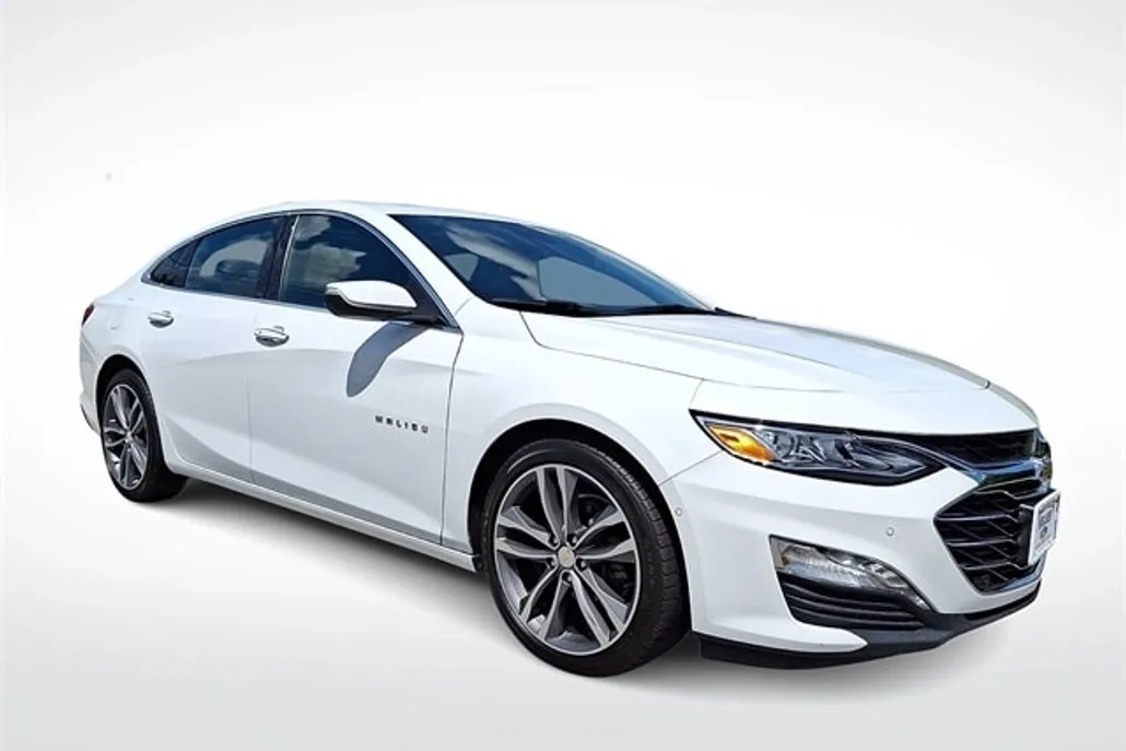 2022 Chevrolet Malibu Premier photo 1