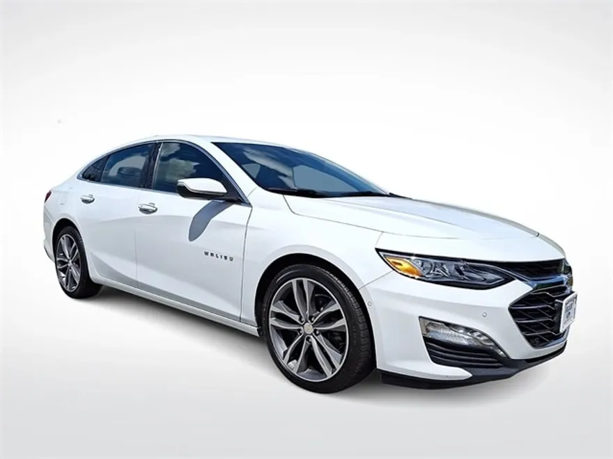 2022 Chevrolet Malibu Premier photo 1