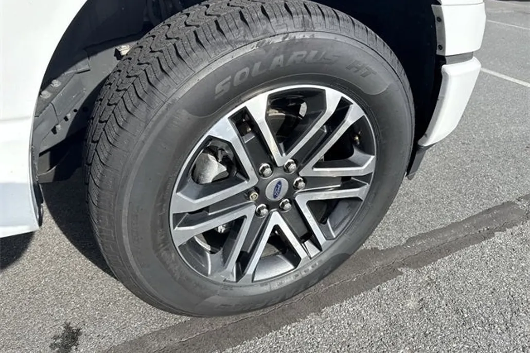 2022 Ford F-150 XL photo 1