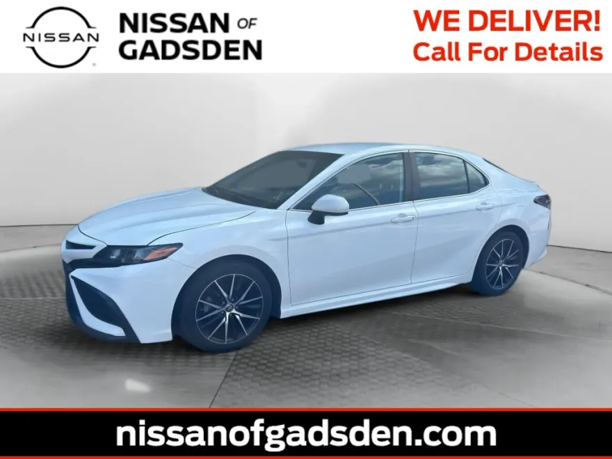 2021 Toyota Camry SE photo 1