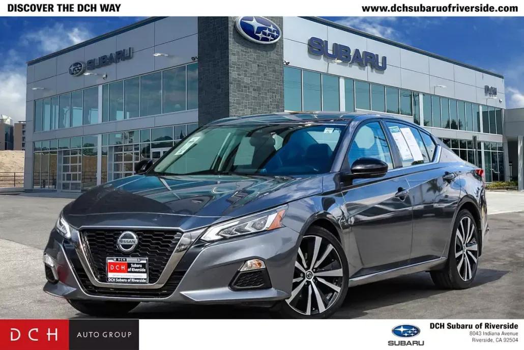 2021 Nissan Altima SR photo 1