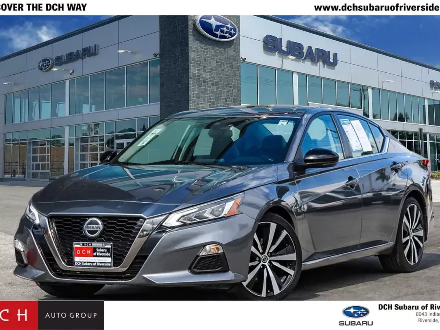2021 Nissan Altima SR photo 1