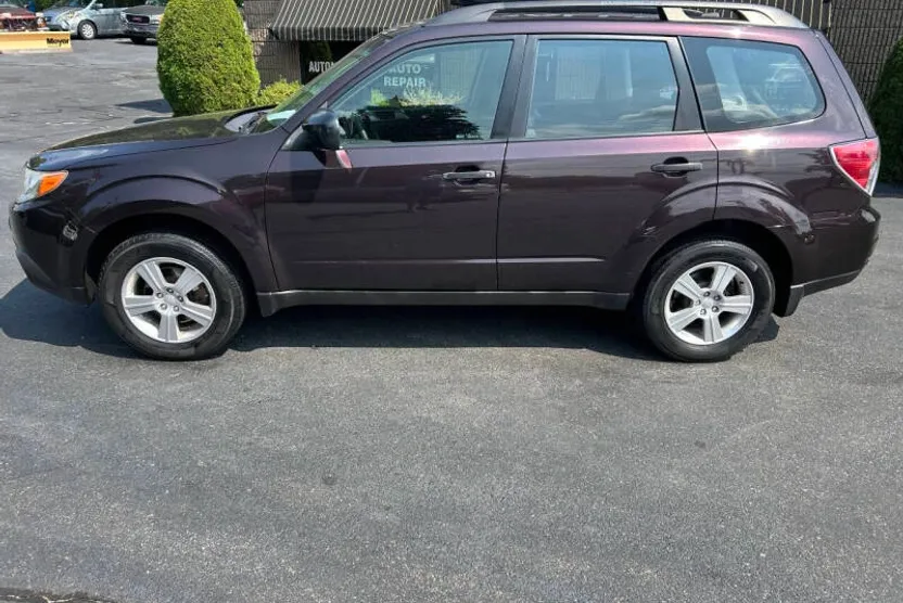 2013 Subaru Forester 2.5X photo 1