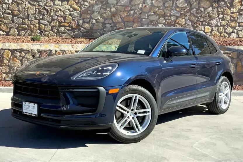 2022 Porsche Macan photo 1