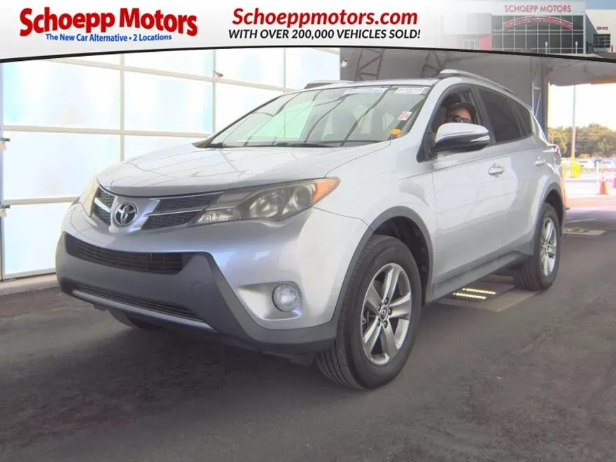 2015 Toyota RAV4 XLE photo 1