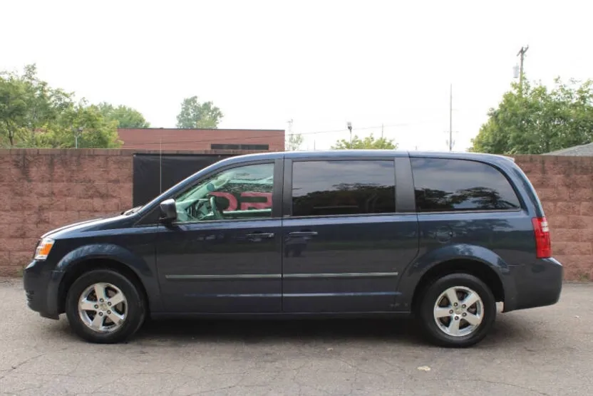 2008 Dodge Grand Caravan SXT photo 1