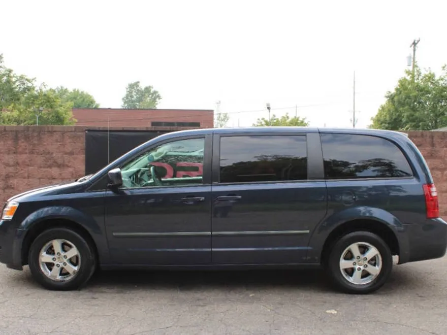 2008 Dodge Grand Caravan SXT photo 1