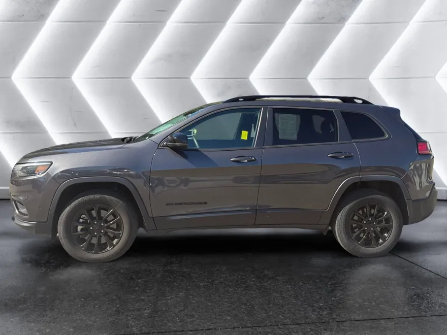 2023 Jeep Cherokee Altitude Lux photo 1