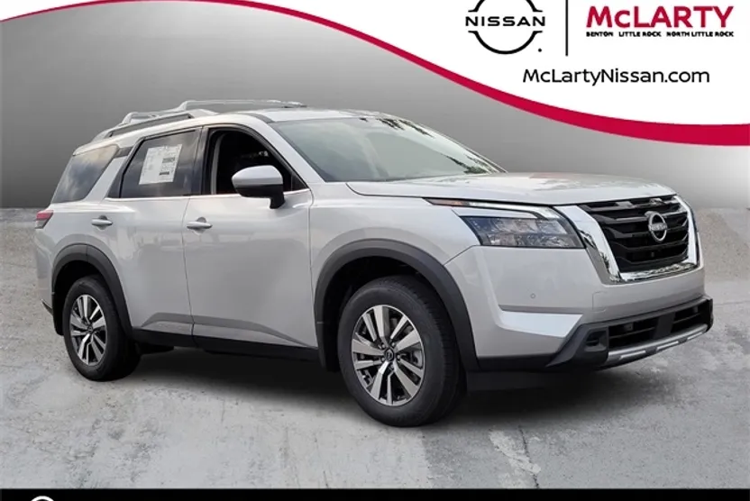 2025 Nissan Pathfinder SL photo 1