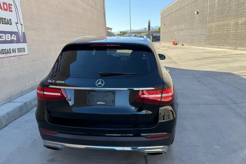 2019 Mercedes Benz GLC 300 photo 1