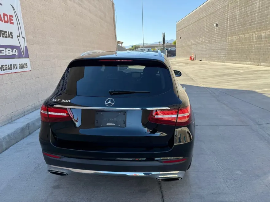 2019 Mercedes Benz GLC 300 photo 1