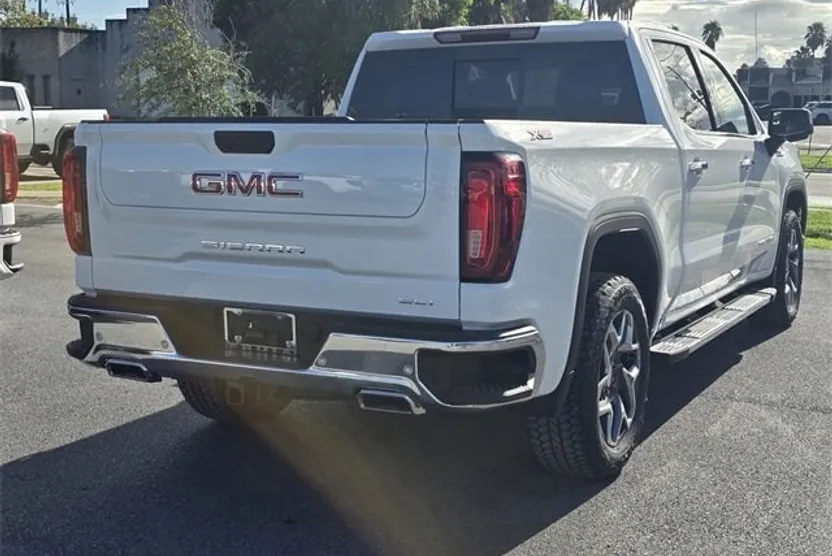 2026 Gmc Sierra 1500 SLT photo 1