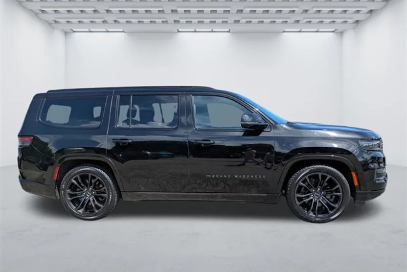 2024 Jeep Grand Wagoneer II photo 1