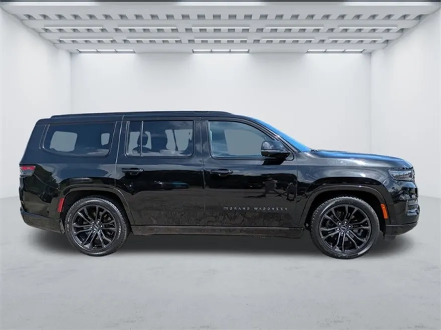 2024 Jeep Grand Wagoneer II photo 1