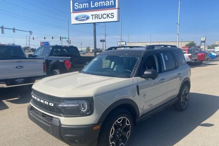 2025 Ford Bronco Sport Outer Banks photo 1