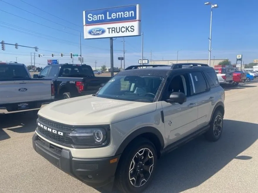 2025 Ford Bronco Sport Outer Banks photo 1