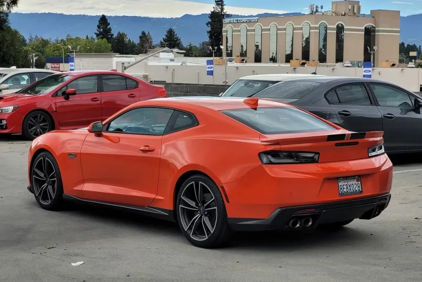 2018 Chevrolet Camaro 2LT 3LT photo 1