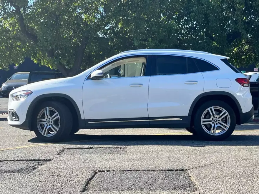 2022 Mercedes Benz GLA 250 4MATIC photo 1